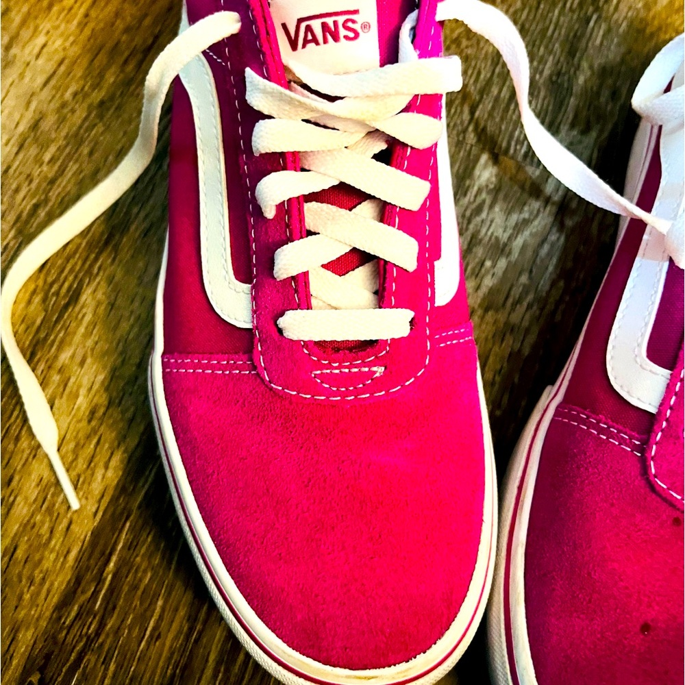 Used suede Women’s Vans platform shoes size 8